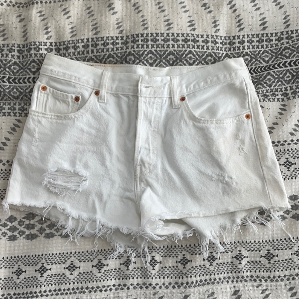Levi white jean shorts